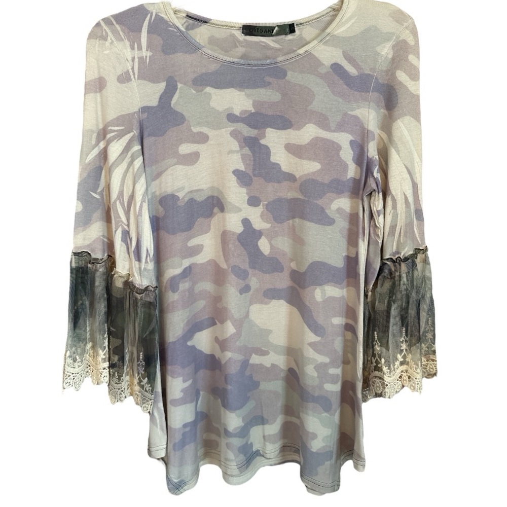 Origami by Vivian Camo & Lace Top